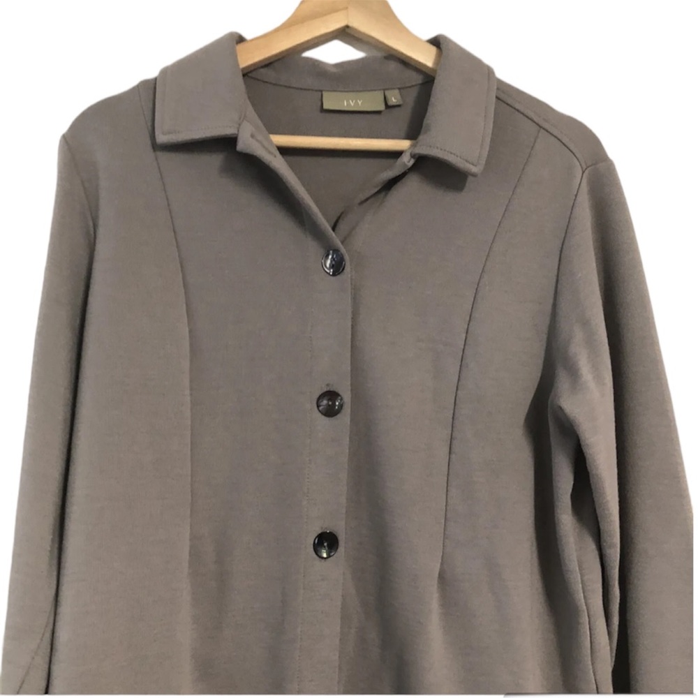 Ivy Gray Button Front Blazer Sweater Jacket Collar